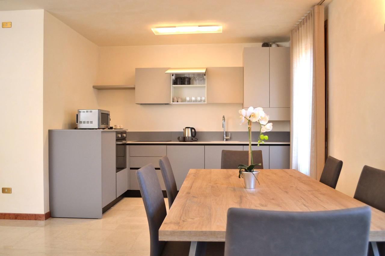 Portico Oscuro Deluxe Apartment - Centro Citta Treviso Exteriör bild