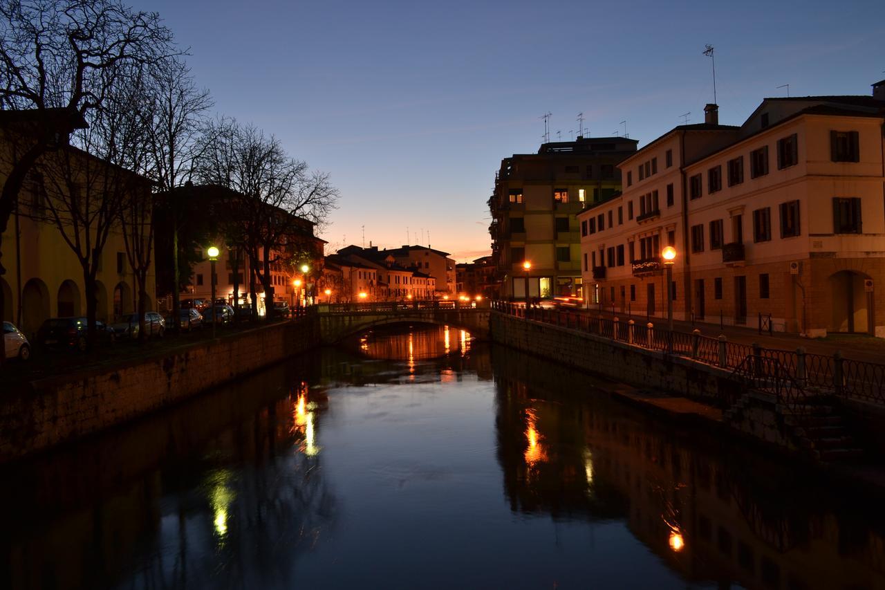 Portico Oscuro Deluxe Apartment - Centro Citta Treviso Exteriör bild