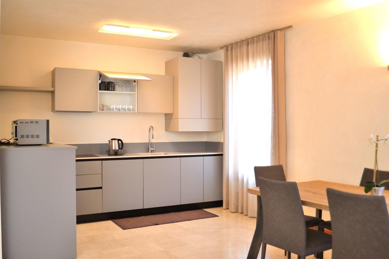 Portico Oscuro Deluxe Apartment - Centro Citta Treviso Exteriör bild