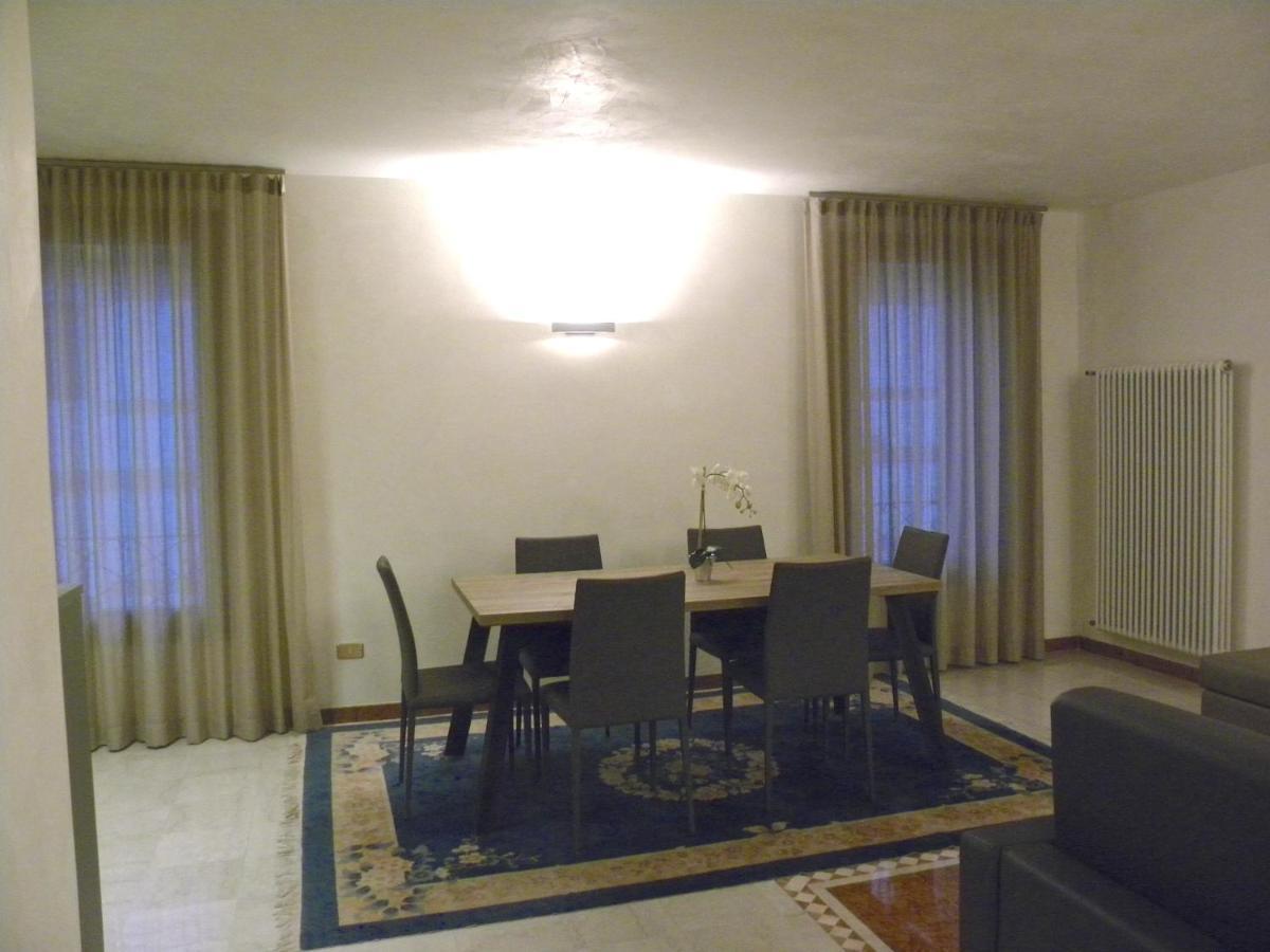 Portico Oscuro Deluxe Apartment - Centro Citta Treviso Exteriör bild